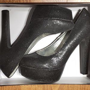 Black Sparkly Pinup Platform Pumps